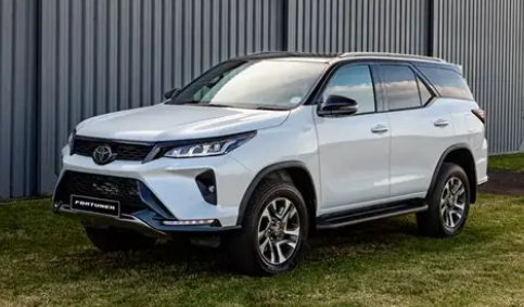 Toyota Fortuner luxury taxi Jaipur